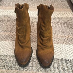 Sbicca tobacco suede boots size 8